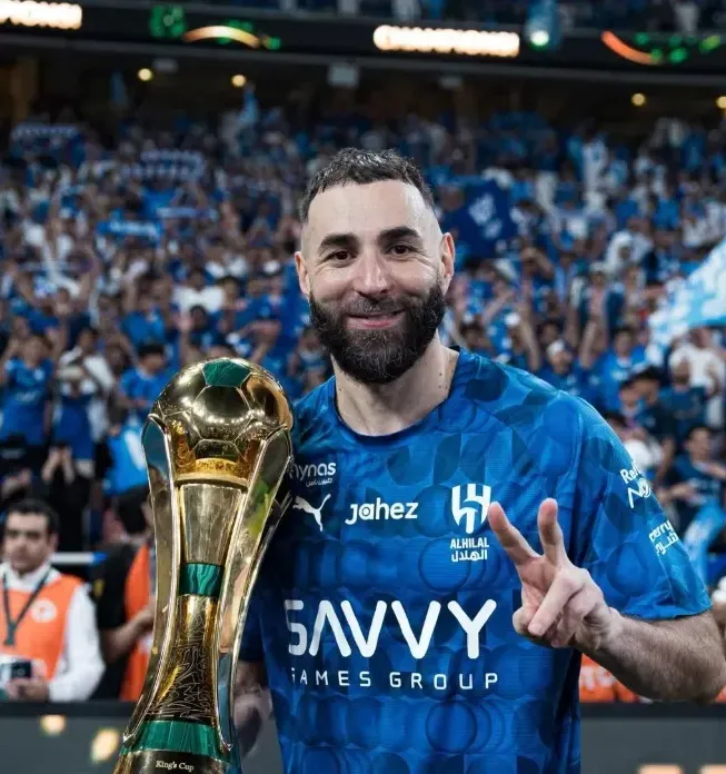 Benzema diz adeus ao Al-Hilal e tem futuro em aberto 